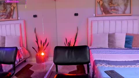 Snapshot of _sofia_cruz chatting on September 11, 8:09 pm 640 200 online show from September 11, 8:09 pm