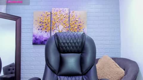 Snapshot of _sofia_cruz chatting on September 15, 8:27 pm 640 200 online show from September 15, 8:27 pm