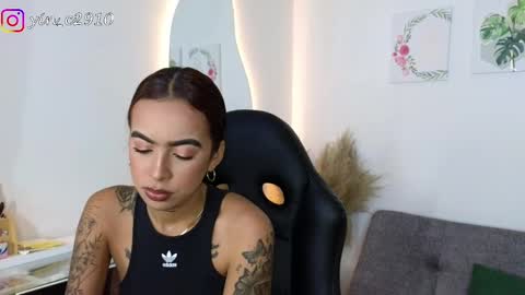 Snapshot of _sophiebrown__ chatting on January 15, 10:27 am Andrea The Next Stream Wednesday online show from January 15, 10:27 am