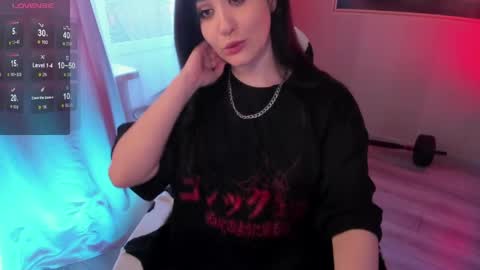 _sserendipityy_ online show from March 6, 11:27 am