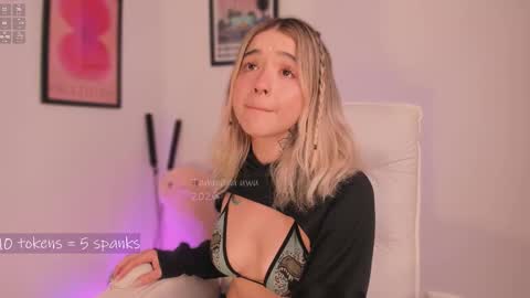 _tammarra_ online show from March 20, 7:52 pm