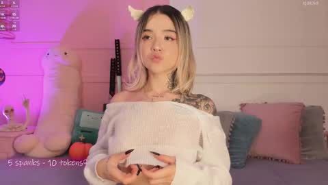 _tammarra_ online show from October 23, 7:53 pm