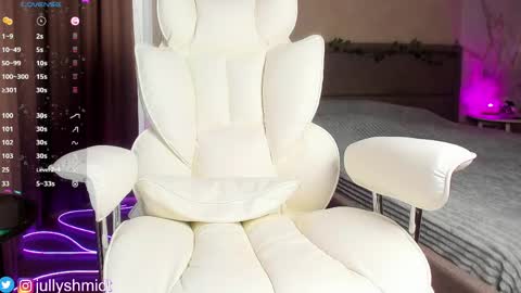 Julia online show from April 2, 5:16 am