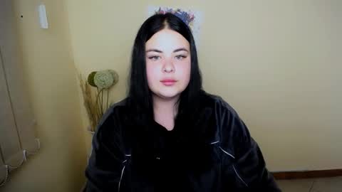 Snapshot of _trisha_li chatting on October 20, 11:57 am Trisha online show from October 20, 11:57 am