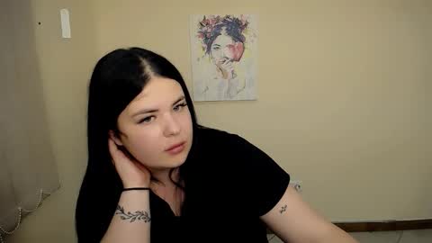 Snapshot of _trisha_li chatting on September 9, 3:01 pm Trisha online show from September 9, 3:01 pm
