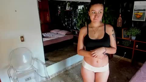 Snapshot of _valentina_69 chatting on October 8, 1:59 pm _valentina_69 online show from October 8, 1:59 pm