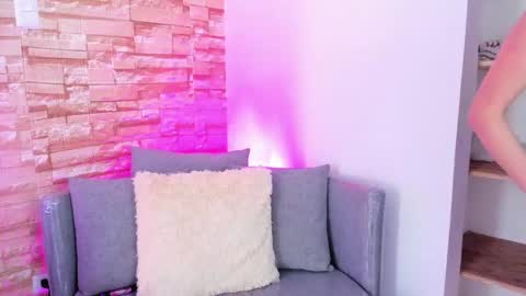 _valeria_saenz_ online show from January 13, 8:24 pm