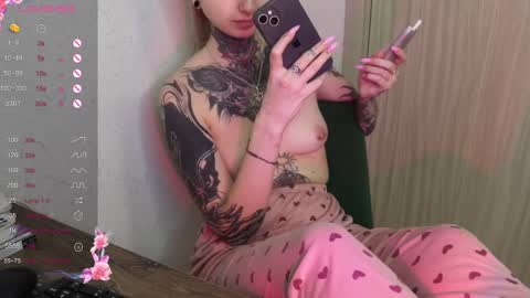 Snapshot of _viv1an_ chatting on January 22, 5:38 pm Alis online show from January 22, 5:38 pm