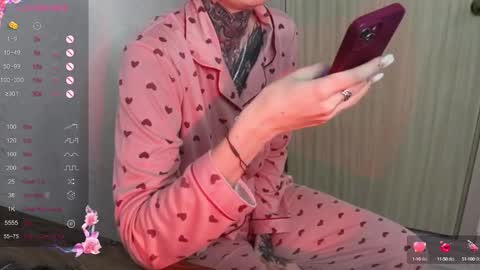 Snapshot of _viv1an_ chatting on February 14, 9:24 am Alis online show from February 14, 9:24 am
