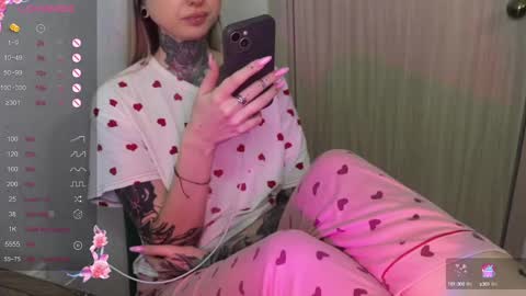 Snapshot of _viv1an_ chatting on January 21, 3:10 pm Alis online show from January 21, 3:10 pm