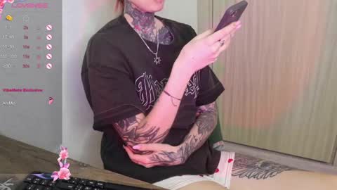 Snapshot of _viv1an_ chatting on January 27, 7:46 pm Alis online show from January 27, 7:46 pm