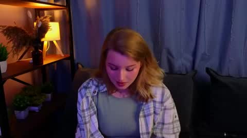 _watchmesmile_ online show from April 23, 4:42 am