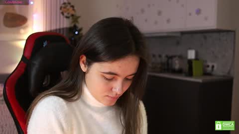 Snapshot of _whoareu_ chatting on January 4, 11:33 am Kristina online show from January 4, 11:33 am