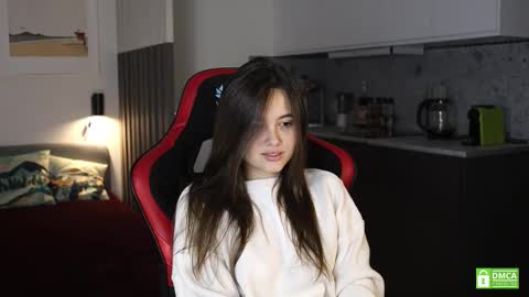 Snapshot of _whoareu_ chatting on September 25, 10:47 am Kristina online show from September 25, 10:47 am