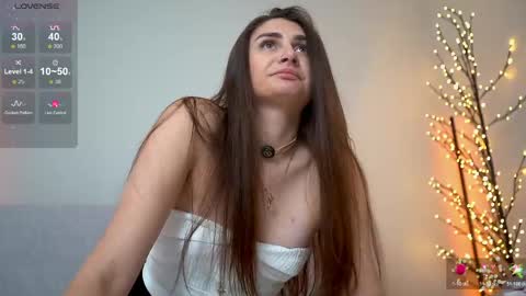 Lily online show from May 17, 1:21 pm