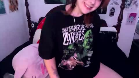 Snapshot of _xxalexx chatting on October 1, 2:27 am xxalexx online show from October 1, 2:27 am