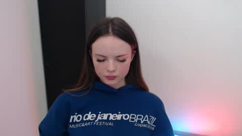 a_ariella_ online show from September 19, 2:49 pm