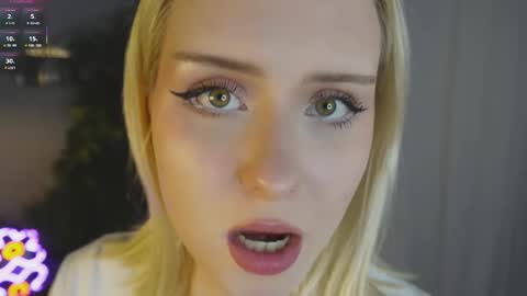 Molly online show from October 17, 3:15 pm