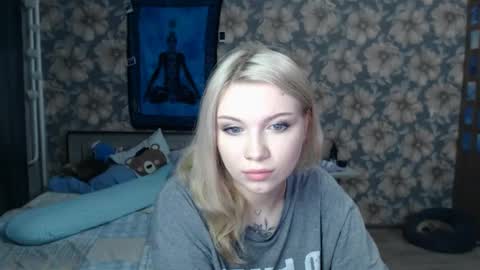 Snapshot of aalicebubble chatting on January 22, 6:31 pm Alice online show from January 22, 6:31 pm