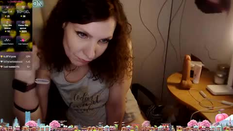 Snapshot of aamazingjoi chatting on February 15, 1:21 am Katie online show from February 15, 1:21 am