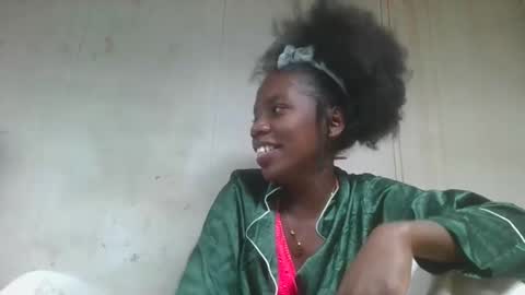 Snapshot of aangelinee chatting on October 16, 7:22 am aangelinee online show from October 16, 7:22 am