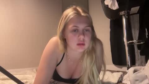 ababyy2901 online show from October 19, 4:25 am