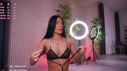 Snapshot of abbela_white chatting on January 4, 6:41 am Alexa online show from January 4, 6:41 am