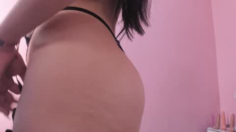 Snapshot of abbey_walker chatting on December 24, 12:22 pm abbey_walker online show from December 24, 12:22 pm