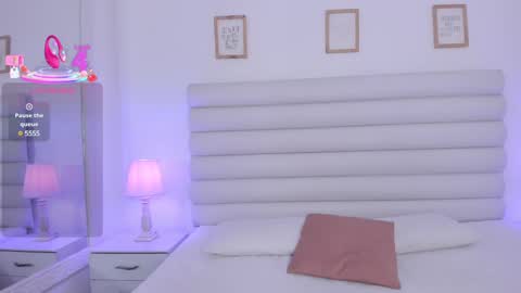 Snapshot of abbey_walker chatting on March 11, 2:53 am abbey_walker online show from March 11, 2:53 am