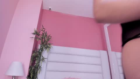 Snapshot of abbey_walker chatting on December 30, 11:59 am abbey_walker online show from December 30, 11:59 am
