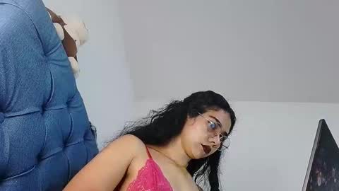 Snapshot of abbi_moon chatting on February 18, 2:38 pm Martina online show from February 18, 2:38 pm
