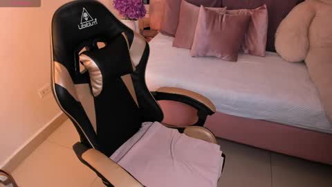 Abby Roux online show from February 24, 3:49 am