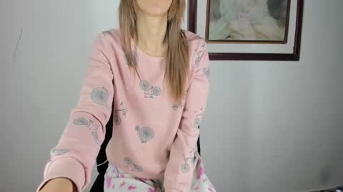 Snapshot of abbyhowlland chatting on March 7, 3:40 am sara online show from March 7, 3:40 am