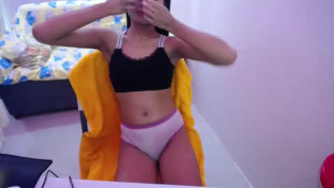 Snapshot of abbywinter18 chatting on September 29, 12:05 am abbywinter18 online show from September 29, 12:05 am