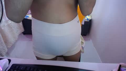 Snapshot of abbywinter18 chatting on September 30, 12:38 am abbywinter18 online show from September 30, 12:38 am