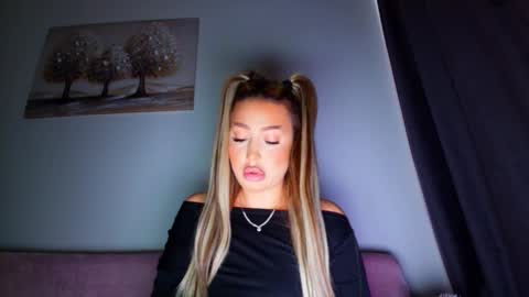 abella_soleill online show from February 2, 6:34 am