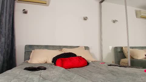 Mermaid online show from December 15, 8:58 pm