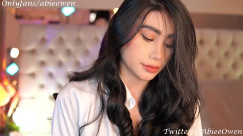 abie_owen online show from January 4, 12:05 am