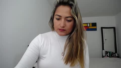 Snapshot of abie_spicy_ chatting on January 27, 2:13 pm ximena online show from January 27, 2:13 pm