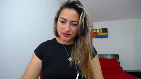 Snapshot of abie_spicy_ chatting on February 19, 12:44 pm ximena online show from February 19, 12:44 pm