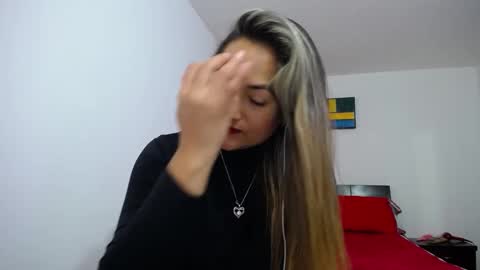 Snapshot of abie_spicy_ chatting on February 21, 1:33 pm ximena online show from February 21, 1:33 pm