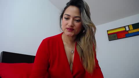 Snapshot of abie_spicy_ chatting on December 9, 1:34 pm ximena online show from December 9, 1:34 pm