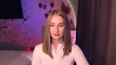 Anna online show from November 16, 7:03 pm