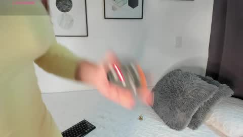 abigail online show from March 31, 11:43 am