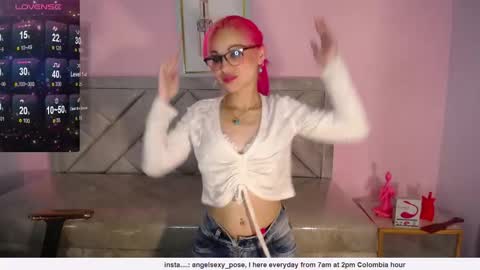 abril_ch_ online show from February 10, 12:30 pm