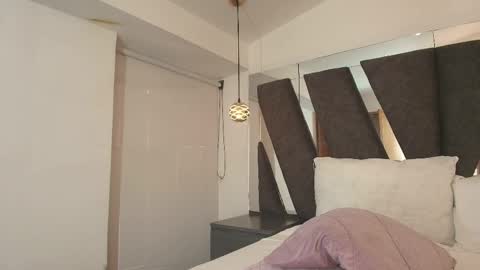  Abril  online show from November 4, 9:31 pm