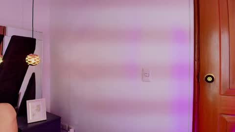  Abril  online show from March 6, 8:59 pm