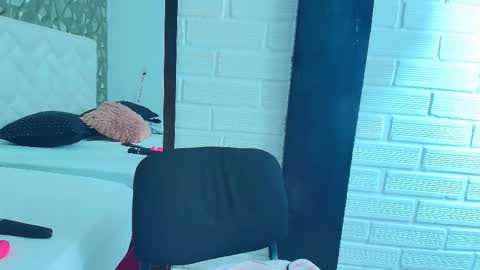  Abril  online show from September 20, 11:47 pm