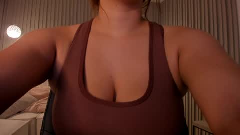 abril online show from May 19, 3:02 am