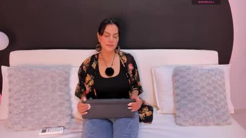    online show from April 14, 2:06 pm